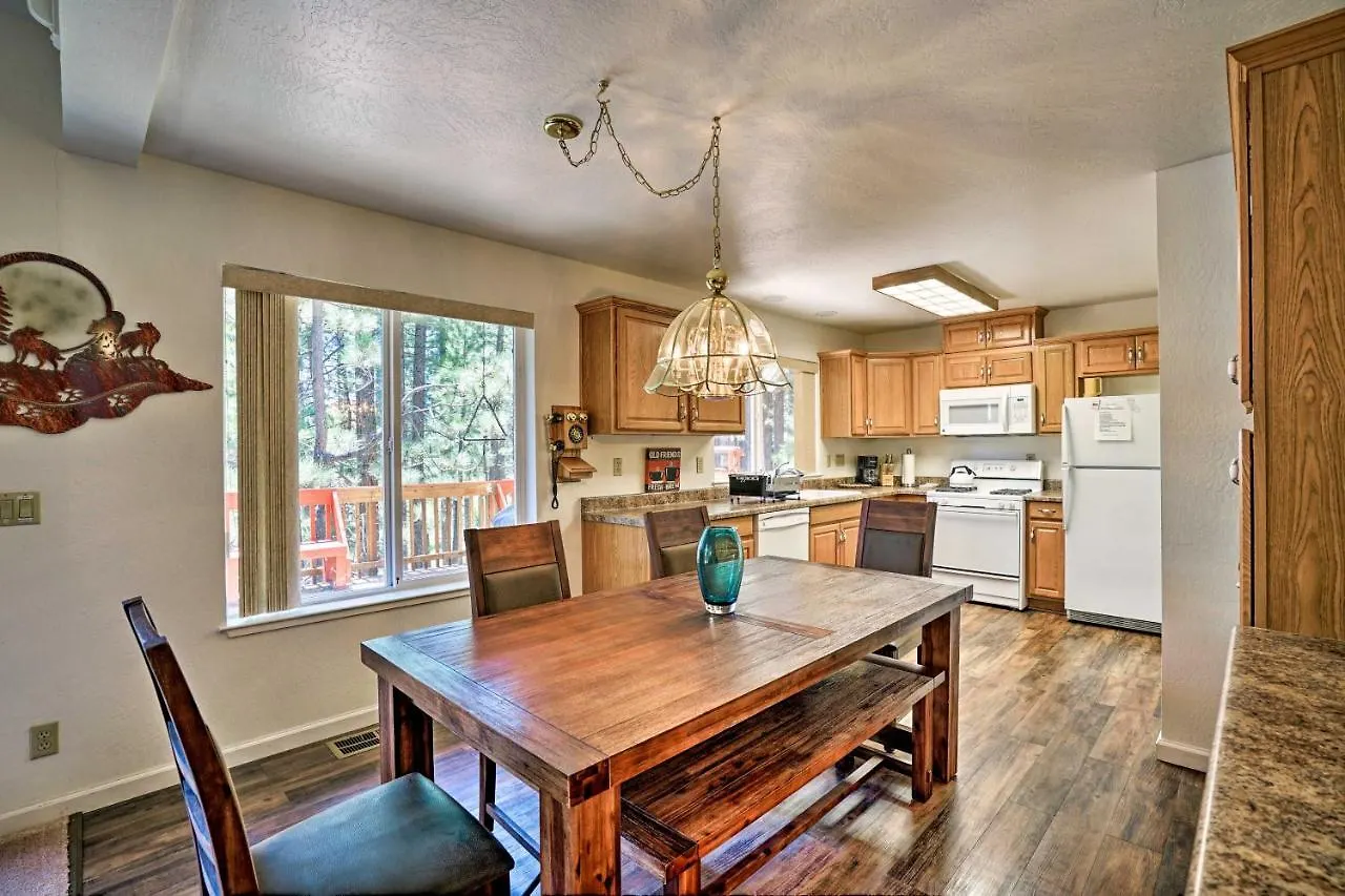 South Lake Tahoe Home With Deck 4 Mi To Heavenly! Holiday home South Lake Tahoe
