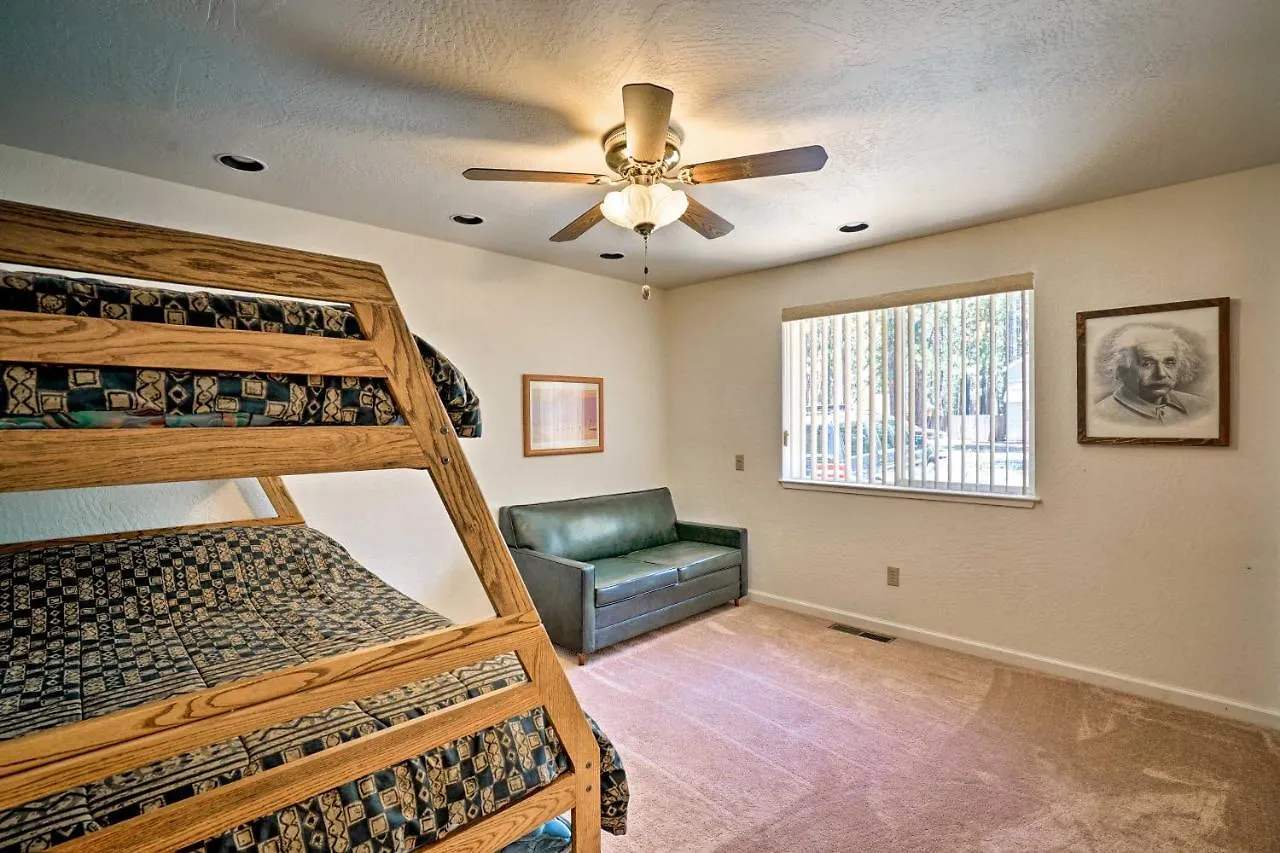 Holiday home South Lake Tahoe Home With Deck 4 Mi To Heavenly!