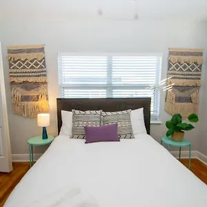 And Peaceful Virginia Park Neighborhood 2br Apartment Tampa